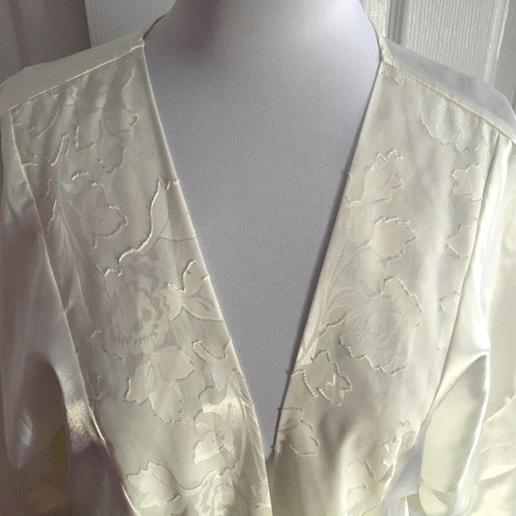 LA Intimates Satin Ivory Robe - Picture 3 of 6